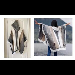 Butter Alpaca Poncho With Hood – AlpaMowi
OS EUC